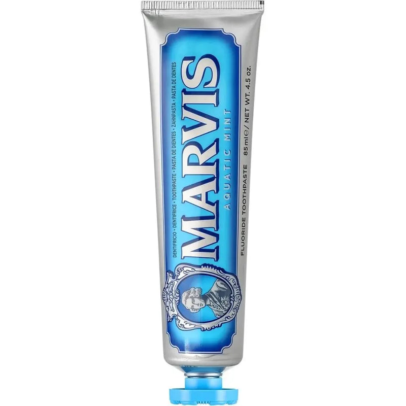 Marvis Aquatic Mint - vooraanzicht blauwe tandpastatube met etiket
