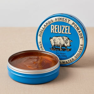 Reuzel Blue Pomade, barattolo aperto con contenuto