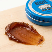 Reuzel Blue Pomade, primo piano della texture