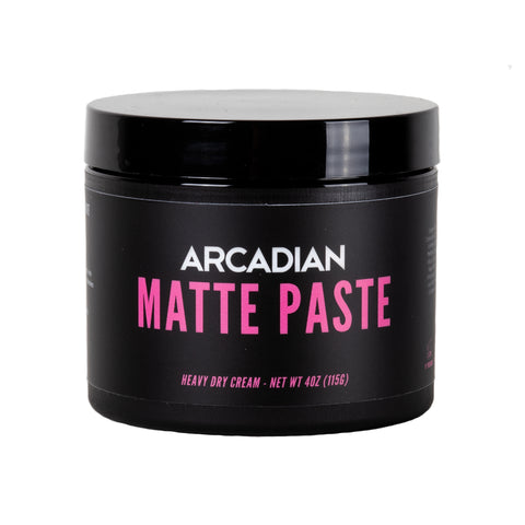 Arcadian Matte Paste - vooraanzicht zwarte pot met roze letters en deksel