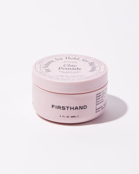 Firsthand Supply Clay Pomade - roze pot schuin met deksel en merknaam